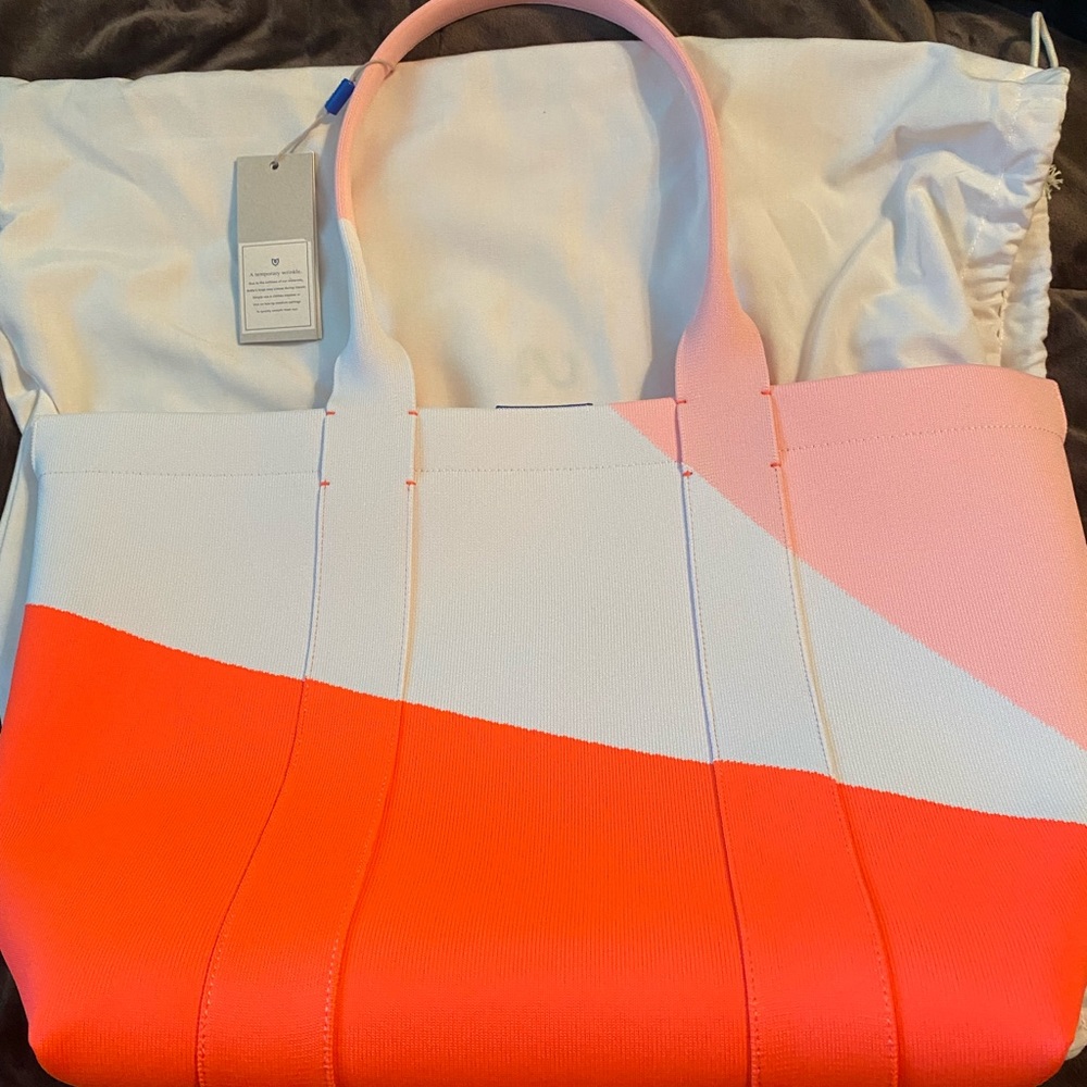 BNWT Rothys pink prism essential tote
